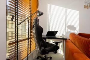 LUX RiverView Air-Conditioned Studio with Parking by Noclegi Renters