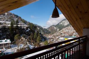 Crystal Mountain Jibhi