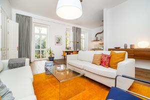 Designer two-bedroom apartment with terrace