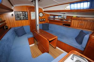 Learn to Sail in Paradise