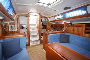 Learn to Sail in Paradise