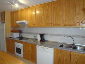 Luminosa casa con terraza y piscina R18 by Novadesta