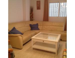 Luminosa casa con terraza y piscina R18 by Novadesta