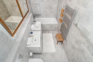 Designer two-bedroom apartment with terrace