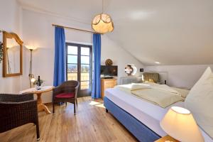 Family Room with Balcony room in Hotel Drei Mohren