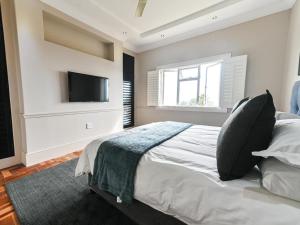 6 Selwyn Court - Beach Front