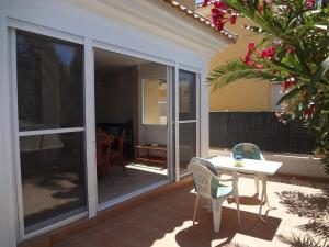 Apacible casa con terraza y piscina R19 by Novadesta