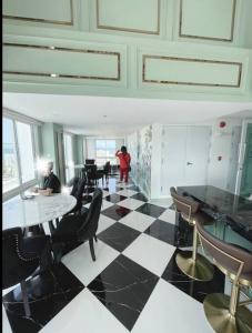 The Empire 1-bedroom 17 floor