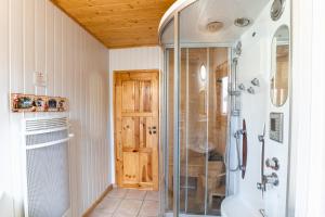 Chalets A 400m des pistes, confortable chalet pour 10 : photos des chambres