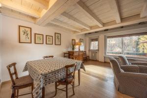 Casa Funivia, immersa nel verde e vicina al centro di Cortina