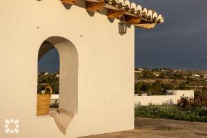 Villa La Vinya by Abahana Villas