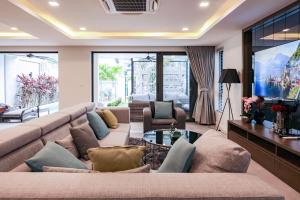 Serenity lux Pool Villa in Jomtien 5BR & 5 Mins to Beach 豪華五臥泳池別墅 5分鐘到達中天海灘