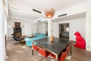 MIlano City Design Apartment with terrace, Modern and Stylish, 3 bedrooms, 6 guests