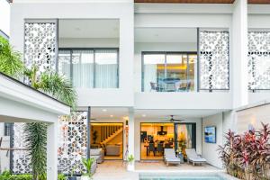 Serenity lux Pool Villa in Jomtien 5 Mins to Beach 迷人热带五卧室泳池别墅 5分钟到达中天海滩