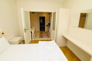 taksim white family suites