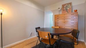 Vintage with Castle View Apartment by LovelyStay