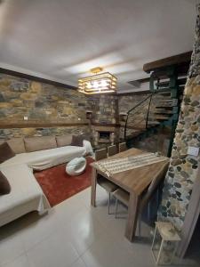 LOYTRA MOUNTAIN NATURE ANASTASIα