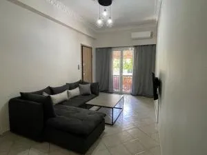 Nikea apartment near Pireus port and metro st III - Keratsínion