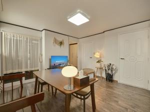 2Bedroom House 10min from Seoul Stn #Free Netflix #View of Namsan #1pm Checkout