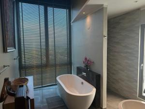 Luxury Private 2XPool Villa And Sea View - 884M2 4 Bedrooms 8 People