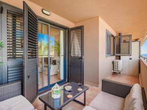 Apartment Vista oceano y piscinas Paraiso by Interhome