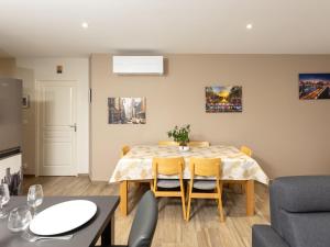 Maisons de vacances Holiday Home Clos Miroir by Interhome : photos des chambres