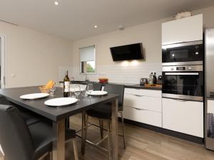 Maisons de vacances Holiday Home Clos Miroir by Interhome : photos des chambres