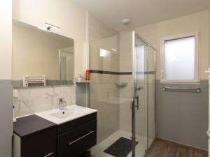 Maisons de vacances Holiday Home Clos Miroir by Interhome : photos des chambres