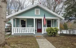 Charming Downtown Bungalow I Explore-Shop-Eat - Andrews