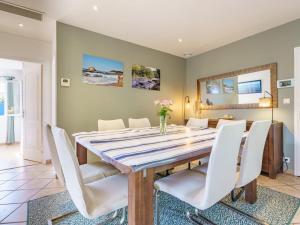 Maisons de vacances Holiday Home Lore Landa by Interhome : photos des chambres