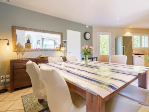 Maisons de vacances Holiday Home Lore Landa by Interhome : photos des chambres