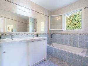 Maisons de vacances Holiday Home Lore Landa by Interhome : photos des chambres