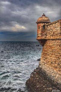 A 5 min de la playa Victoria y del Htal Pta Mar