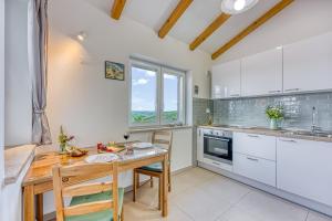 LOVOR - Cozy Apartment with Heating