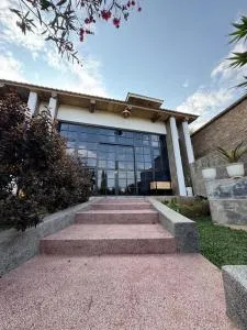 Hill Haven, Parrot House - 阿鲁沙