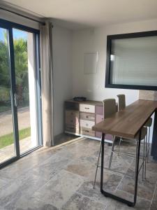 Appartements Studio neuf a la campagne a 10 minutes des plages de mediterranee : photos des chambres