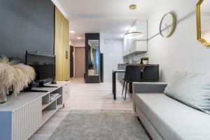 Spodek Stylish Apartment by BookingHost