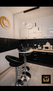 FLH - 777 Apartments