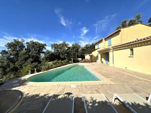 Villa Myosotis pour 8 personnes avec piscine chauffée et vue mer à La Londe-Les-Maures