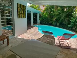 Charmant studio avec piscine privée à Le Lamentin 15 m² - Quartier Bois Neuf