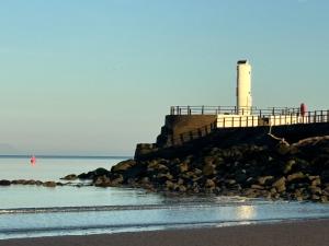 No 6, Ayr, 140m2, New Decor 2024, 3bedroom, detached house, with private gardens