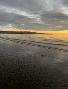 No 6, Ayr, 140m2, New Decor 2024, 3bedroom, detached house, with private gardens