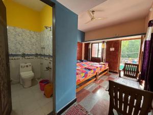 DANDELI NAKADI Home Stay