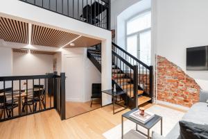 Stylish Loft next to City Center & Lake Pyhäjärvi