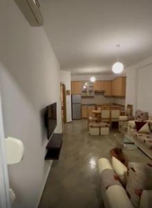 Bright & Spacious 1-Bedroom Apartment in stylish Municipality of Paris, Tirana