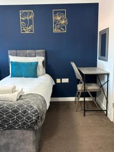 4 Beds 2 Bath Lift Refurbished MONTHLY DISCOUNTS