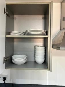 4 Beds 2 Bath Lift Refurbished Monthly Discounts!