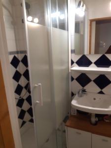Appartements Charmant studio dans le vieux bourg : photos des chambres