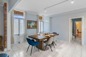 Spacious Affordable 7B3B 2 Living Pool Yard and Mall