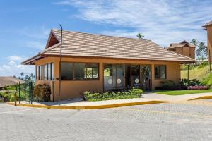 Flats, Apartamentos e Bangalôs na Praia dos Carneiros, ao lado da Igrejinha de São Benedito